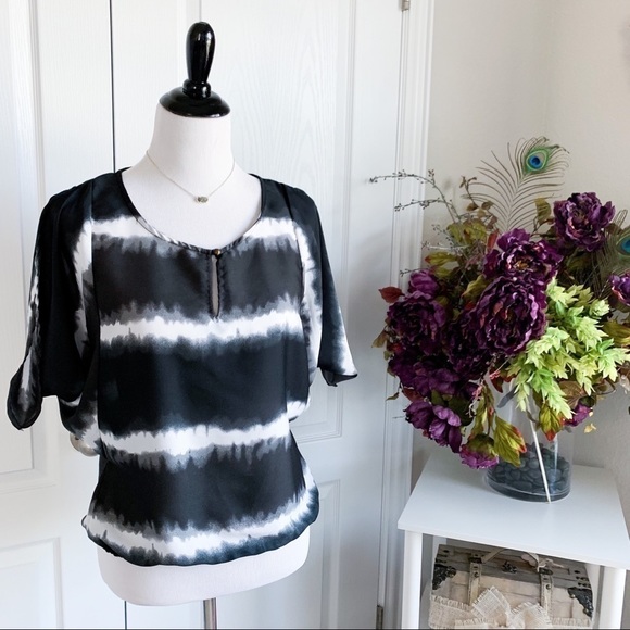 Converse All Star Sheer Batwing Top - Picture 2 of 8